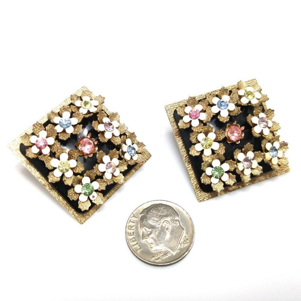 Vintage Flower Enamel Rhinestone Clip-on Earrings, 1950s, 1 1/8 Inches - Picture 5 of 7